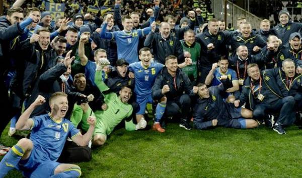 Украина поднялась на одну строчку в рейтинге сборных ФИФА