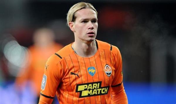Булецу и Мудрика готовят к вылету в Шотландию на матч плей-офф квалификации ЧМ-2022